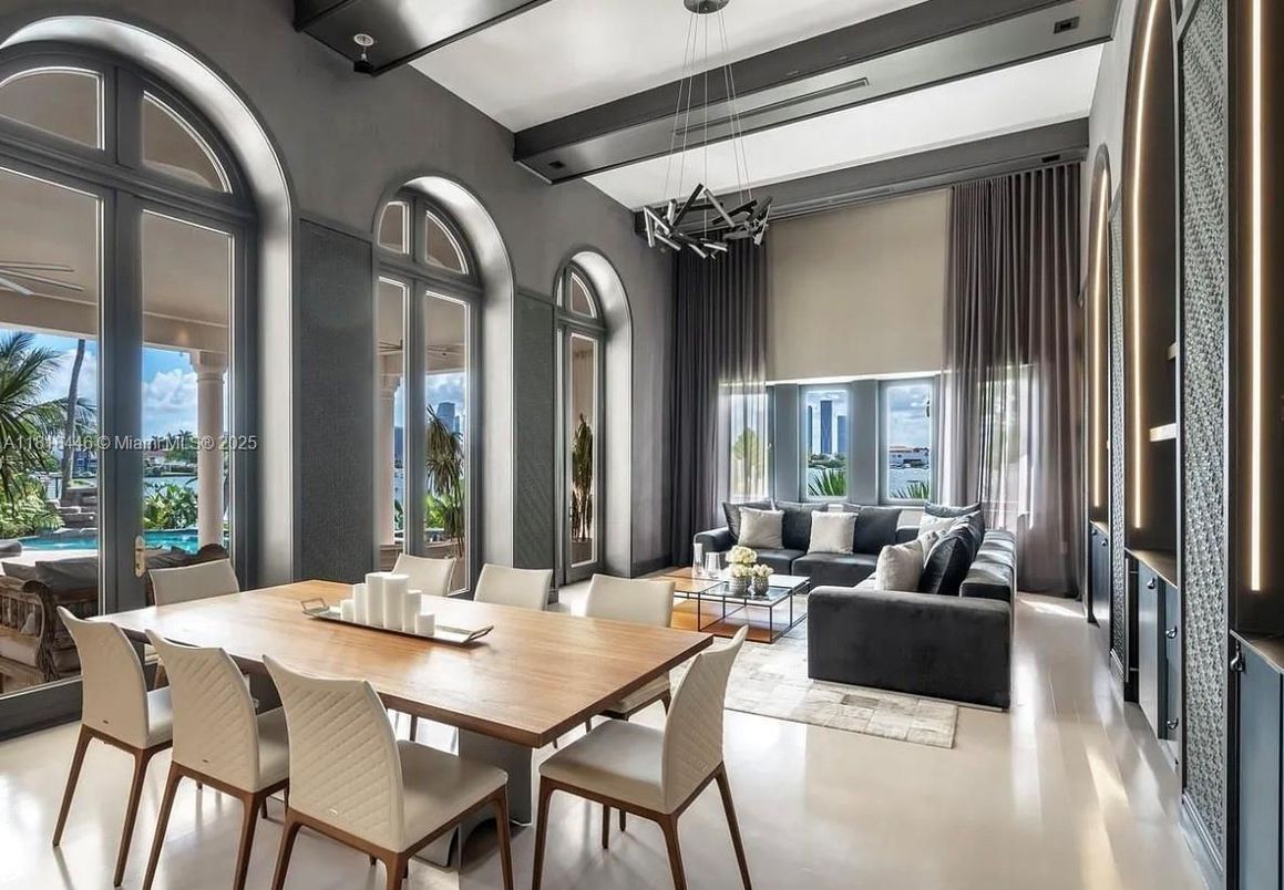 Dining room, Interior, Living room, Pendant Lights