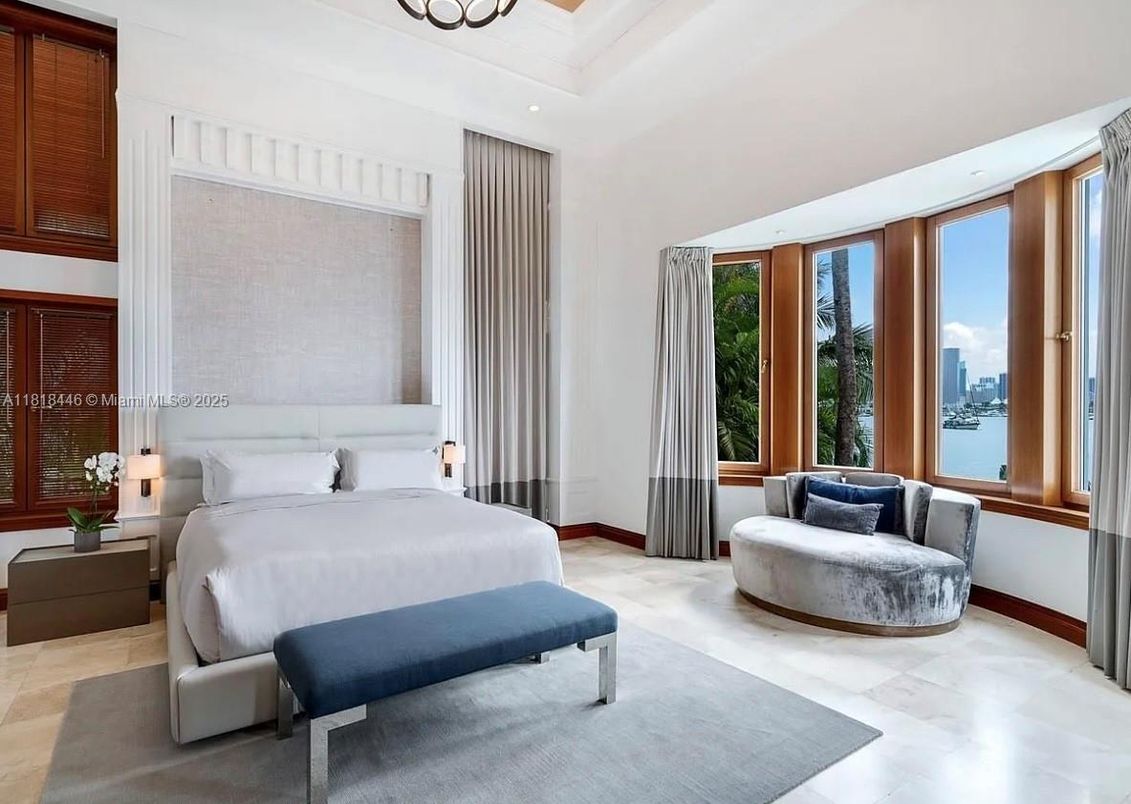 Bedroom, Interior, Recessed Lighting, Water