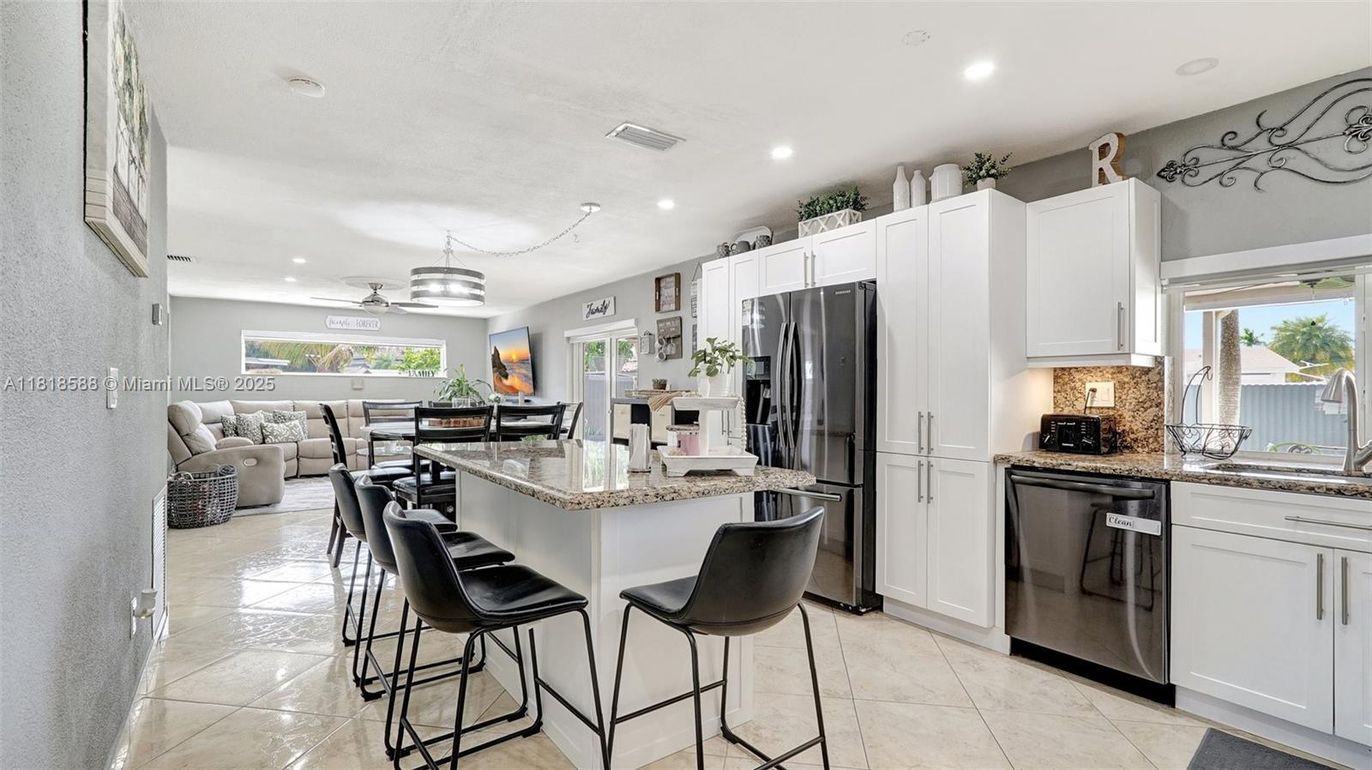 Dining room, Interior, Kitchen, Living room, Recessed Lighting