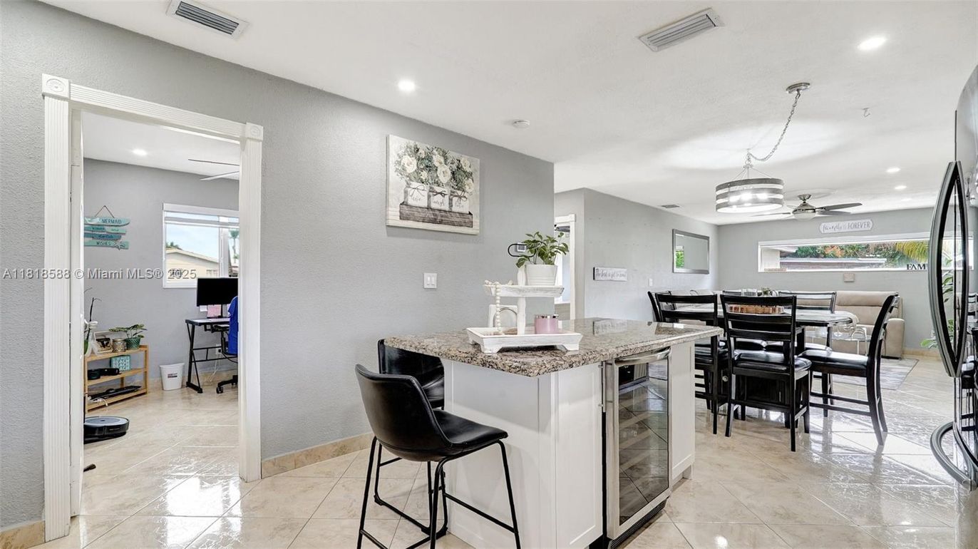 Dining room, Interior, Recessed Lighting
