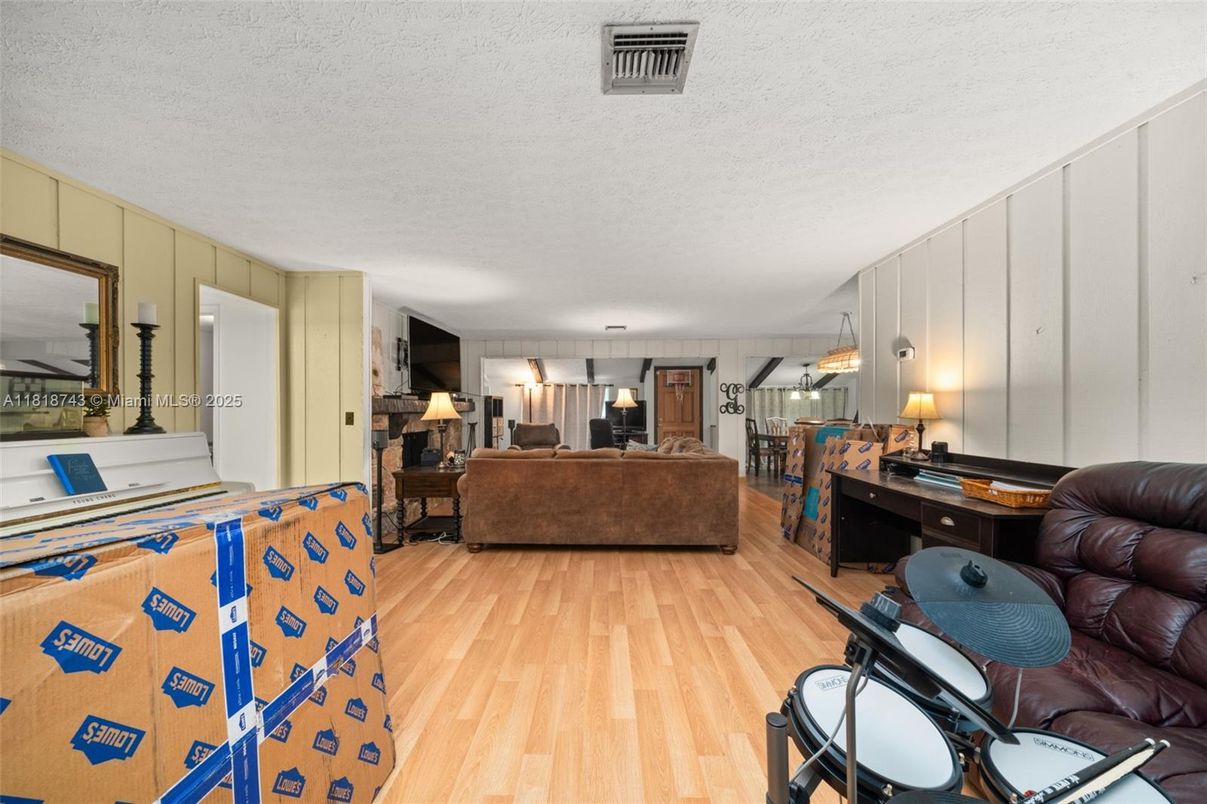 Interior, Living room, Pendant Lights, Wood Texture Flooring