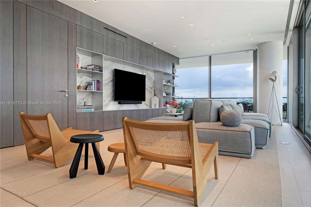 Interior, Living room, Recessed Lighting, Water