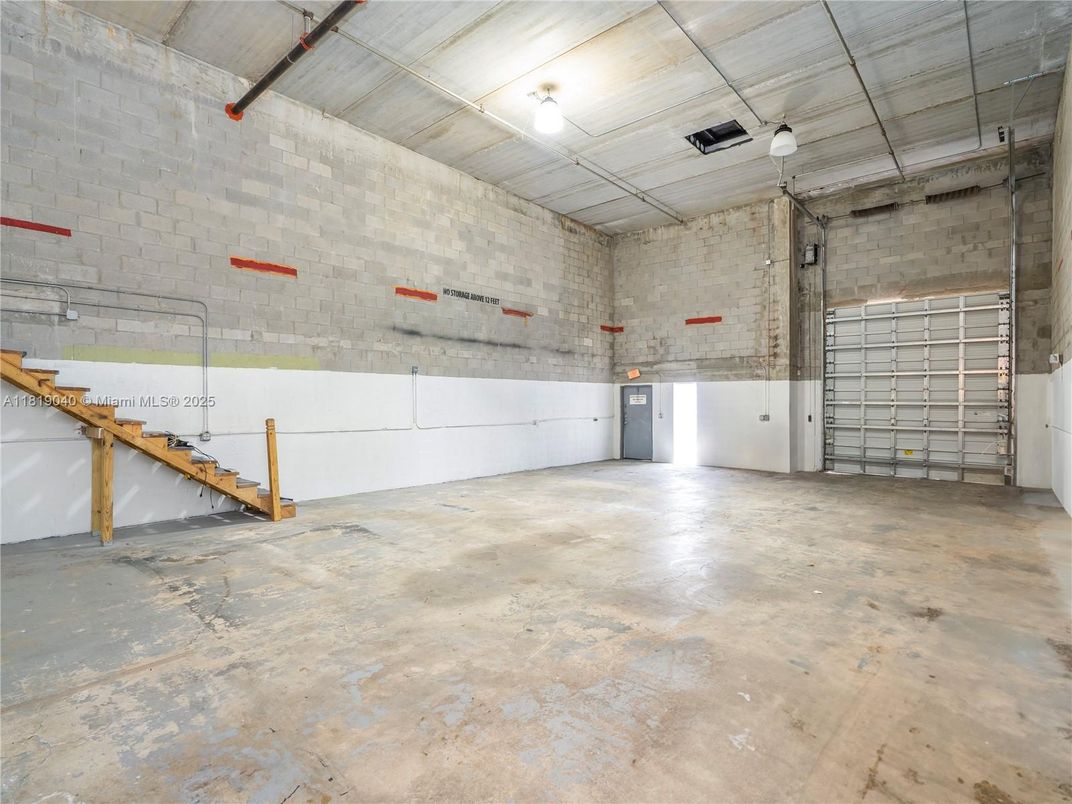 Garage, Interior, Stone Walls