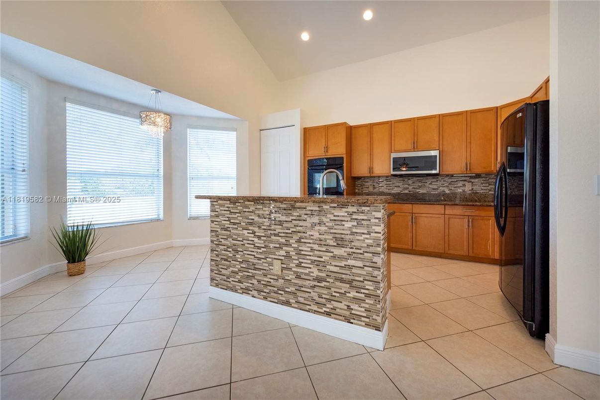 Chandelier, Interior, Kitchen, Recessed Lighting