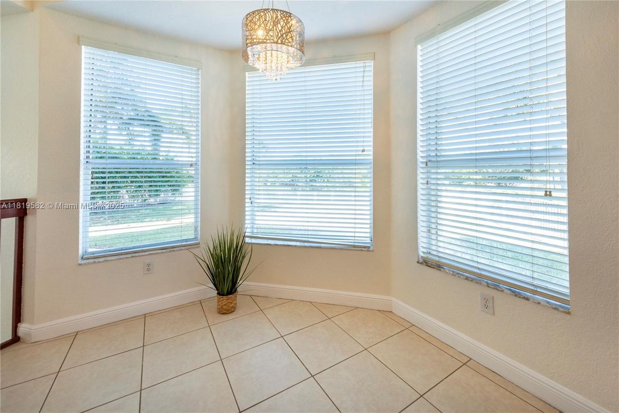 Chandelier, Empty room, Interior