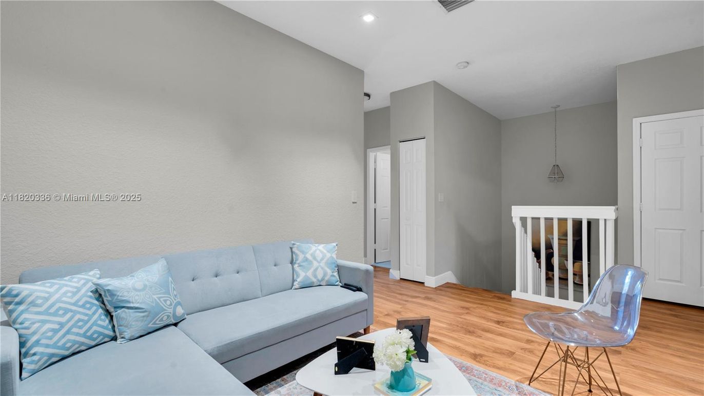 Interior, Living room, Pendant Lights, Recessed Lighting, Wood Texture Flooring
