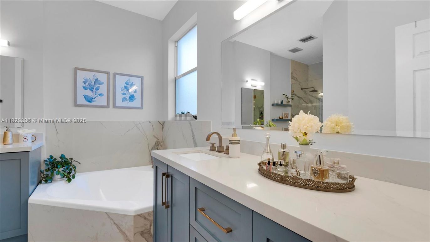 Bathroom, Interior, Marble Walls