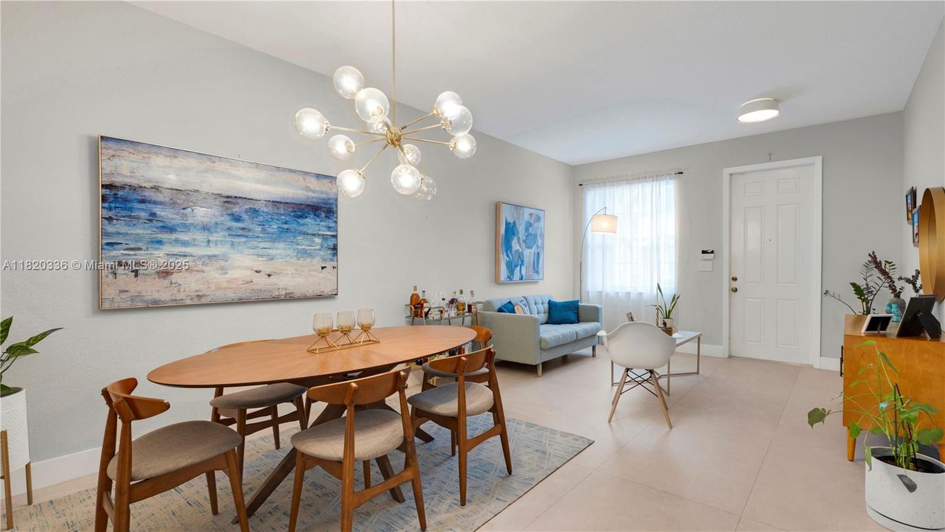 Dining room, Interior, Living room, Pendant Lights