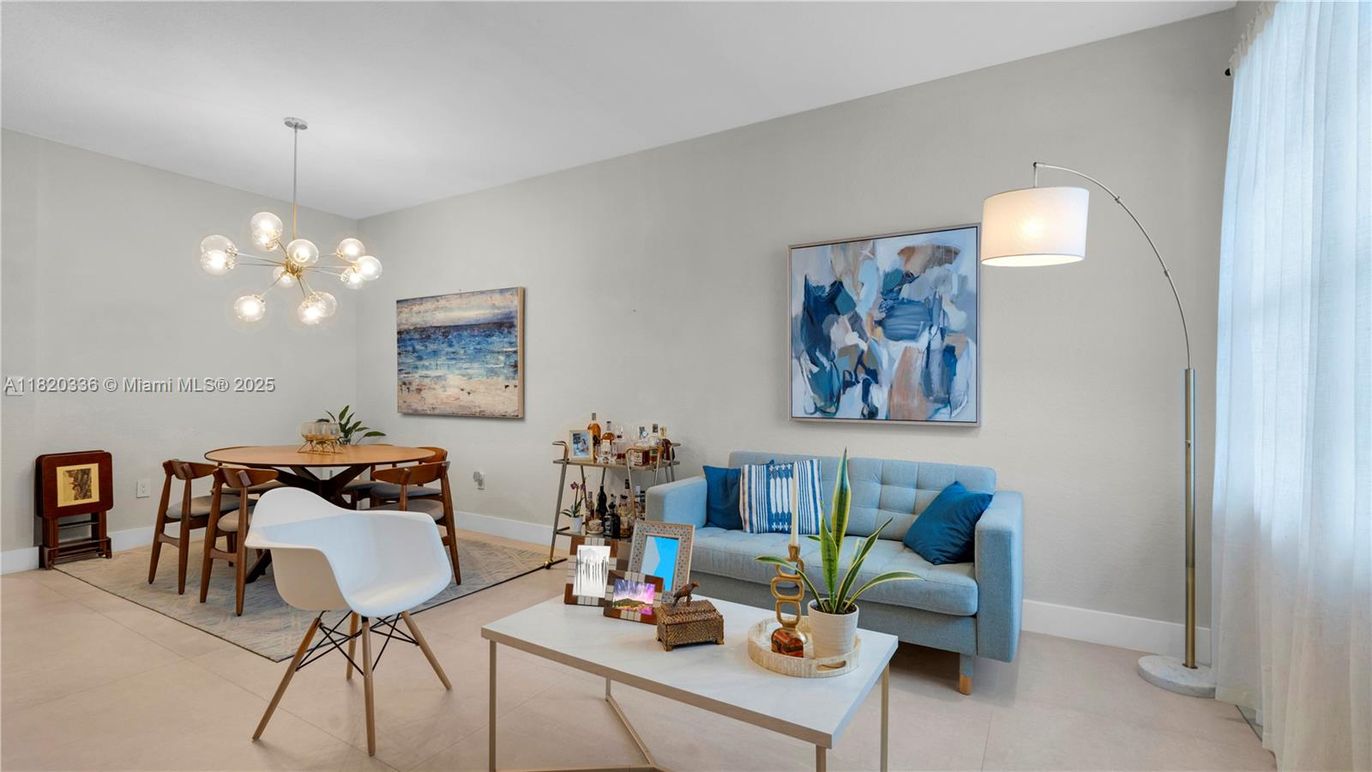 Dining room, Interior, Living room, Pendant Lights