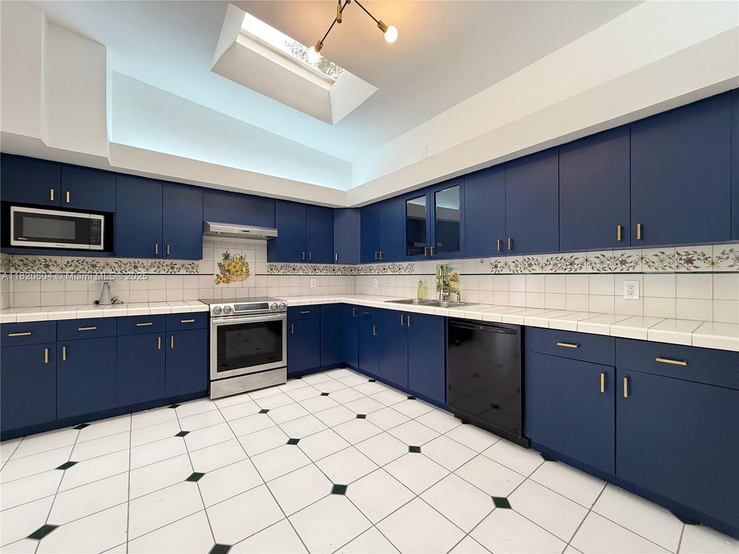 Interior, Kitchen, Tile Countertops