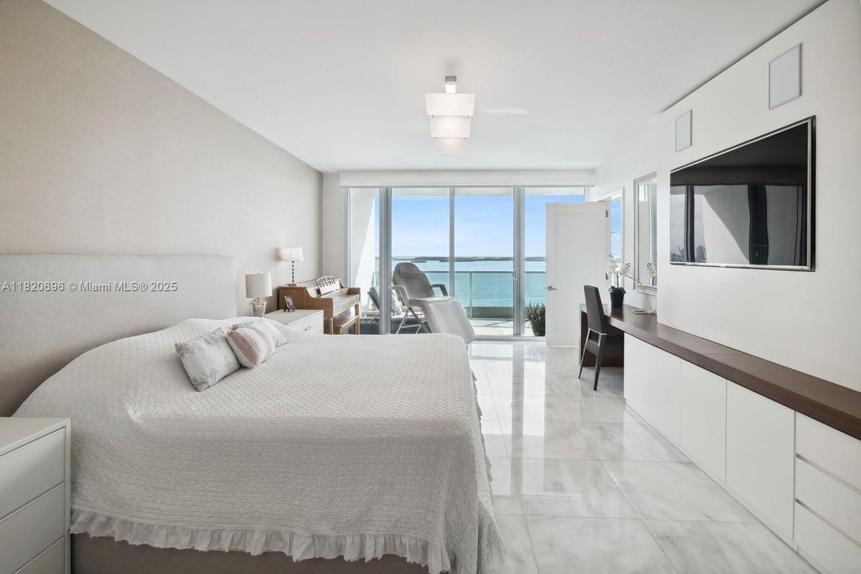 Bedroom, Interior, Marble, Water