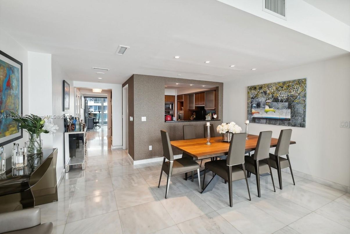 Dining room, Interior, Kitchen, Recessed Lighting
