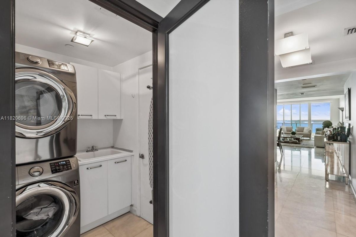 Interior, Utility Closets, Washer, Water