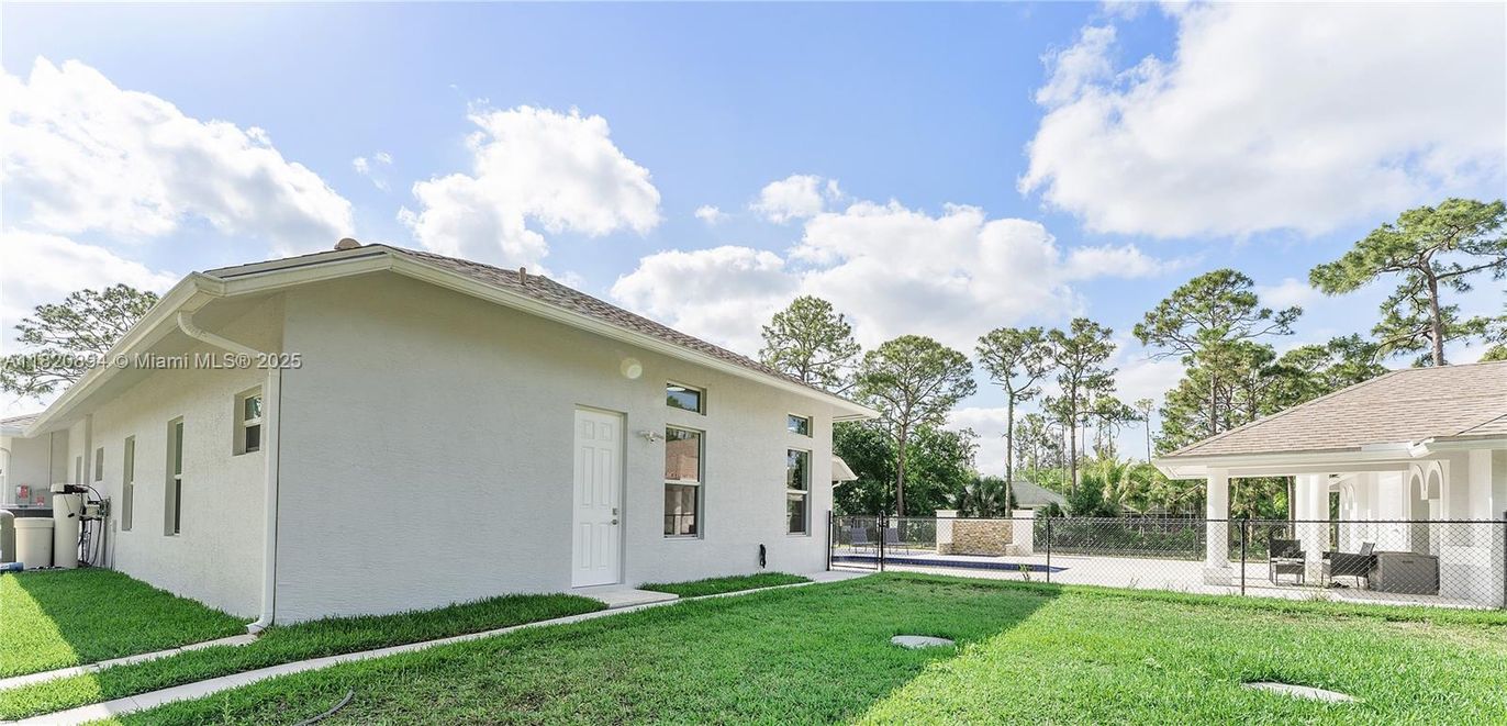 Backyard, Exterior