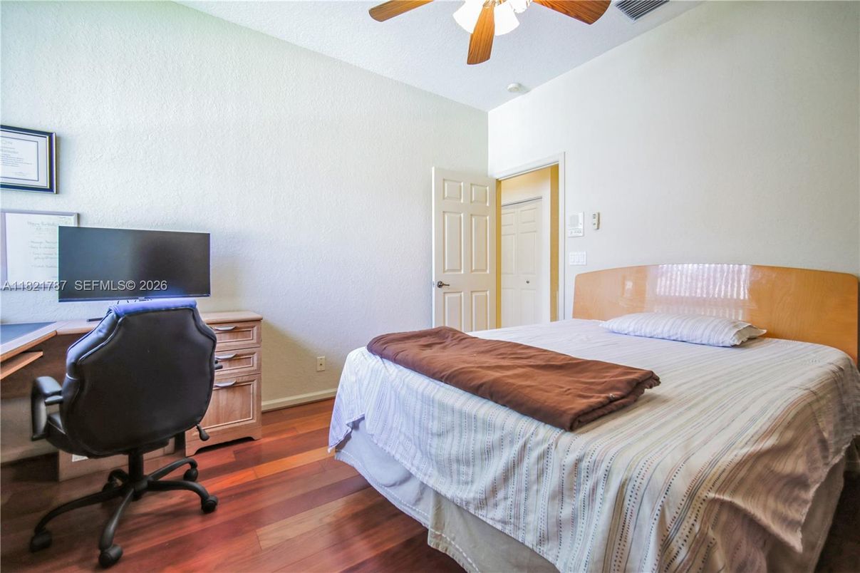Bedroom, Home Office, Interior, Wood Texture Flooring