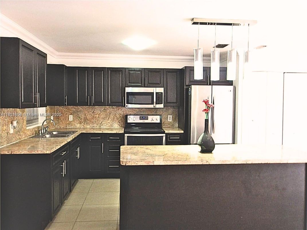 Interior, Kitchen, Pendant Lights