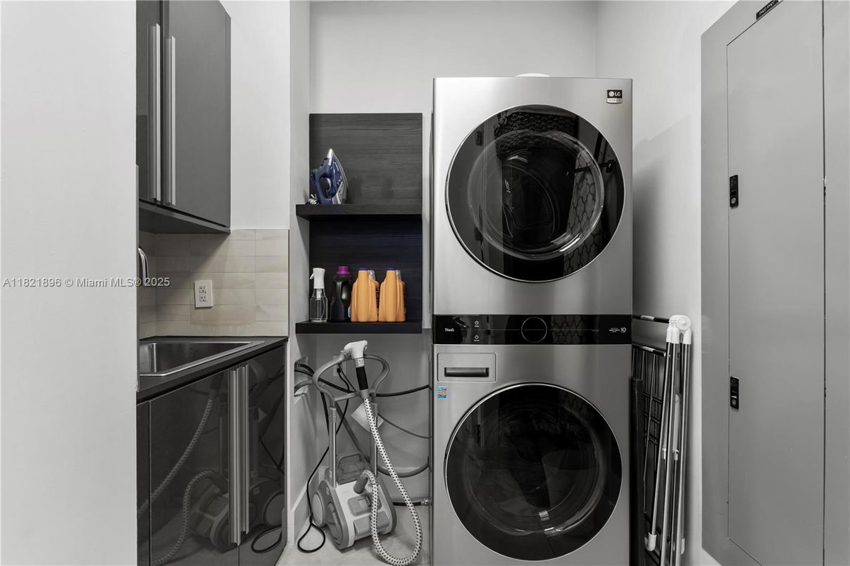 Interior, Utility Closets, Washer