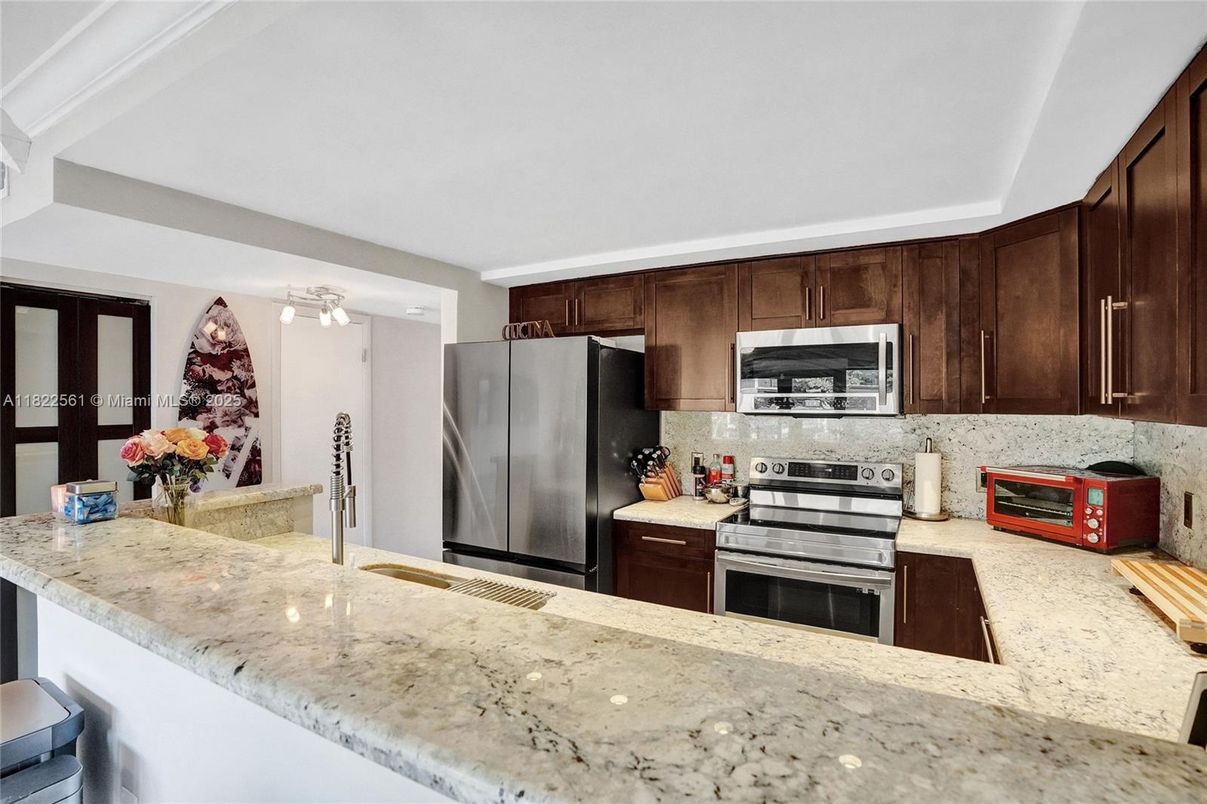 Interior, Kitchen, Stainless Steel Appliances