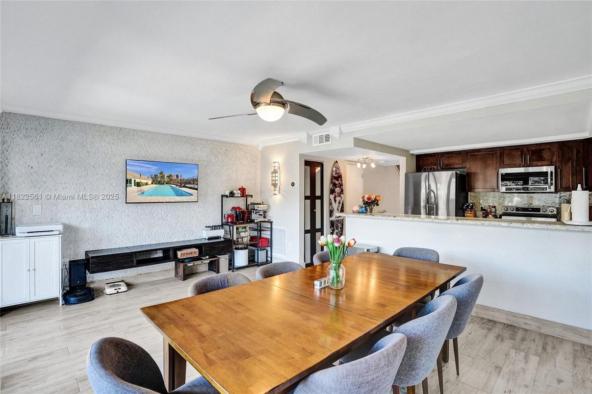 Dining room, Interior, Kitchen, Stainless Steel Appliances, Wood Texture Flooring