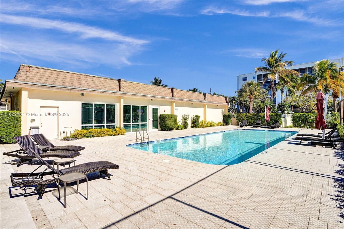 Exterior, Pool