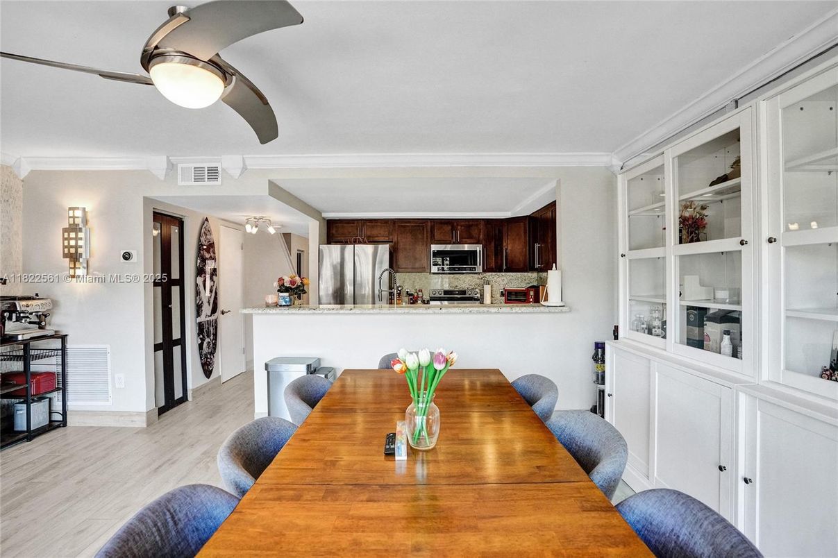 Dining room, Interior, Kitchen, Stainless Steel Appliances, Wood Texture Flooring