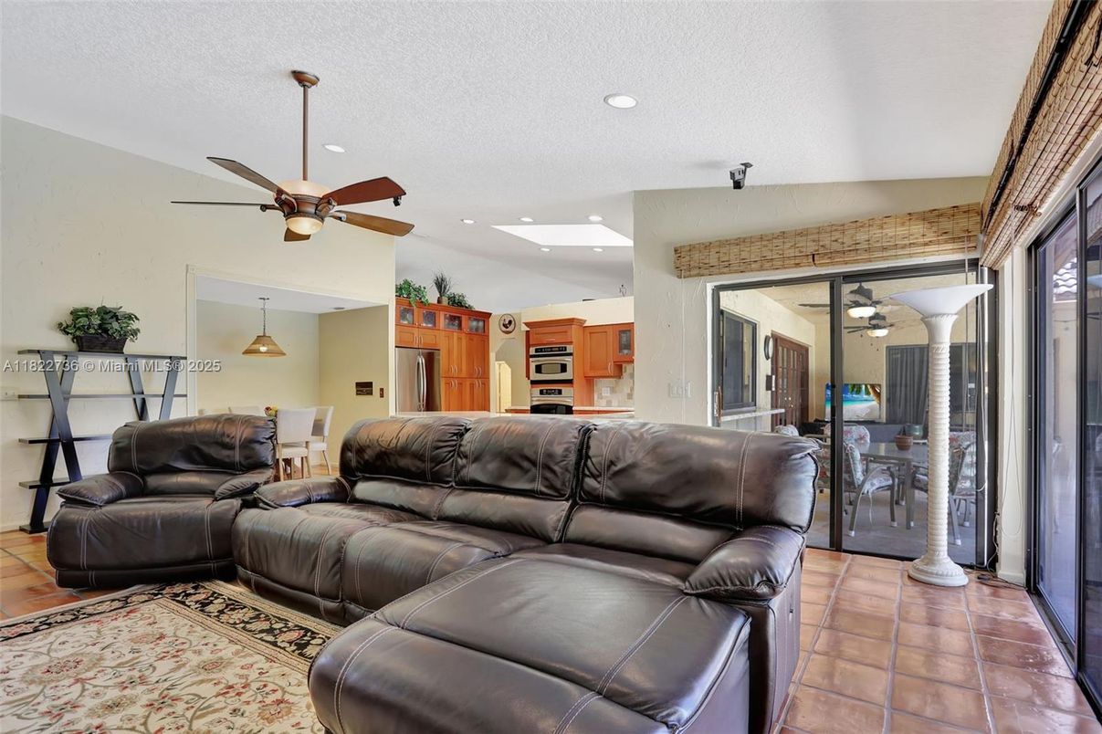 Interior, Kitchen, Living room, Pendant Lights, Recessed Lighting