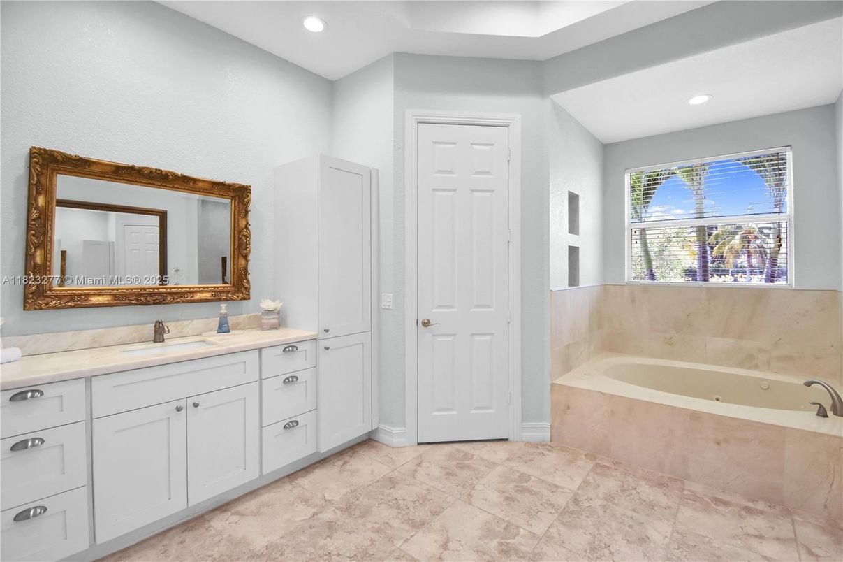Bathroom, Interior, Recessed Lighting