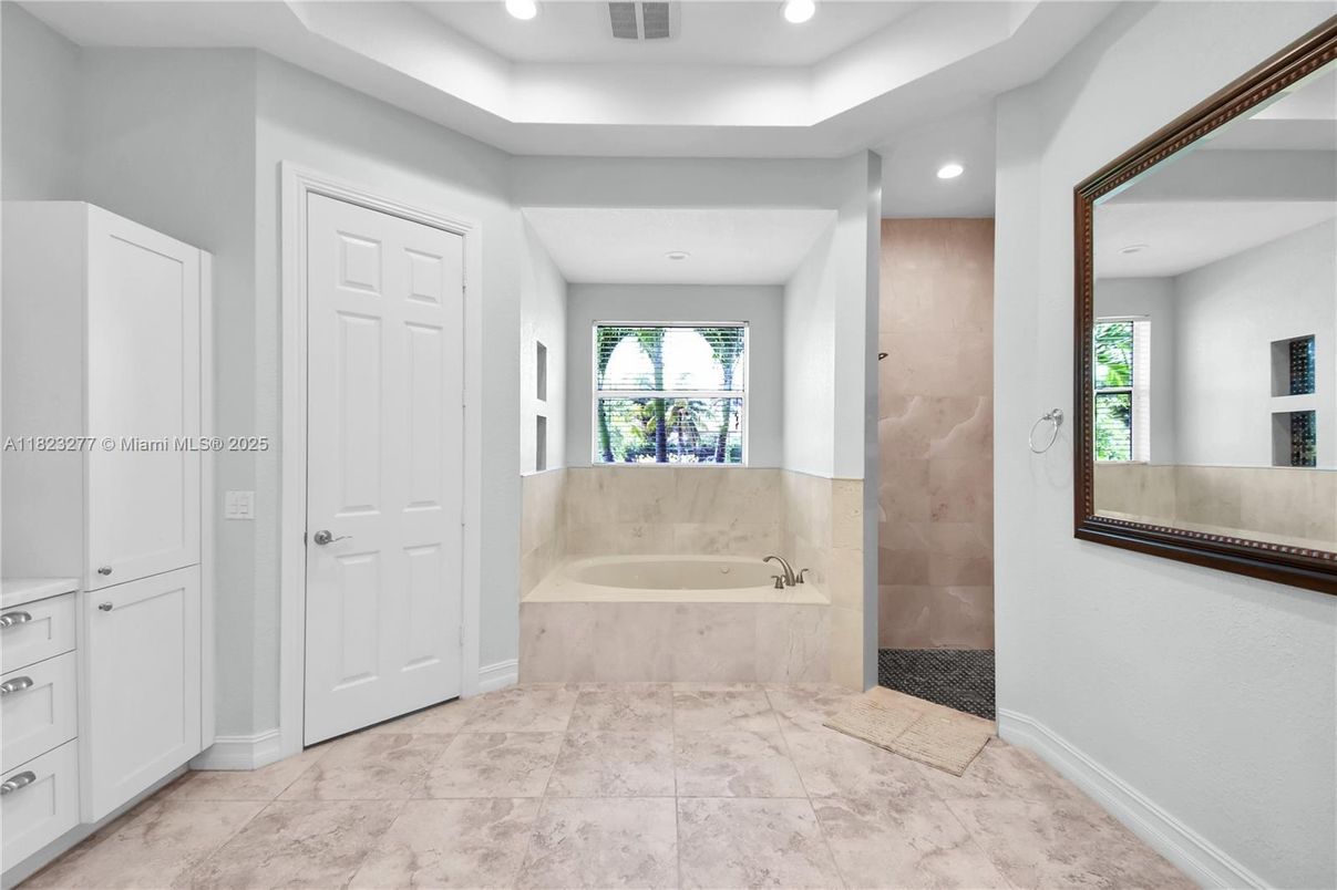 Bathroom, Interior, Recessed Lighting