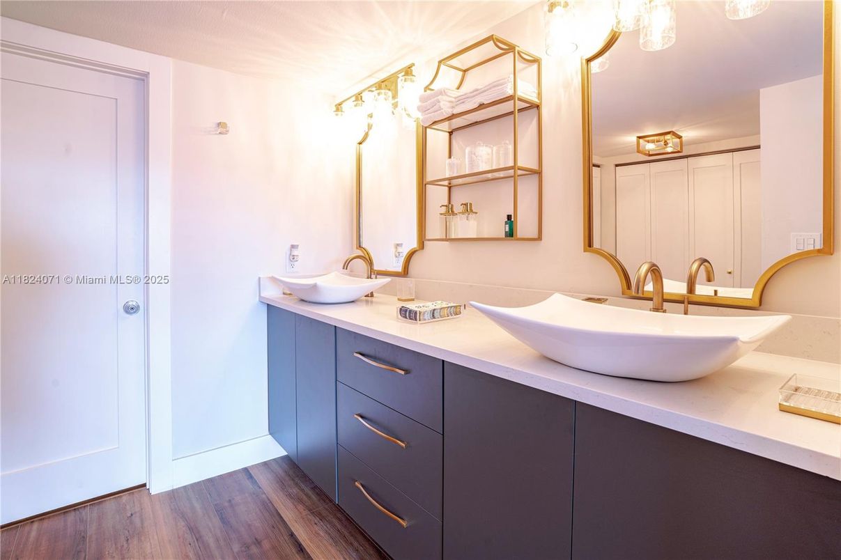 Bathroom, Dual Sink Vanities, Interior, Wood Texture Flooring
