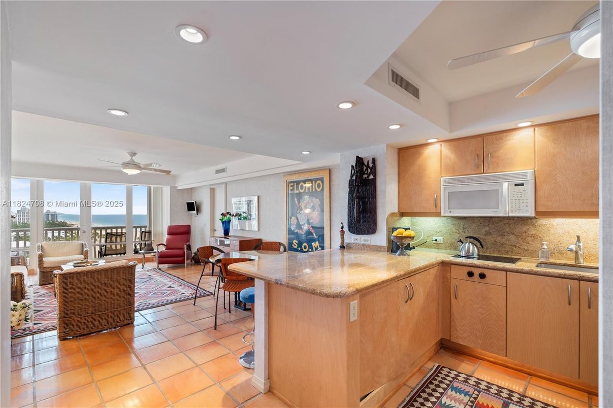 Dining room, Interior, Kitchen, Living room, Recessed Lighting, Water