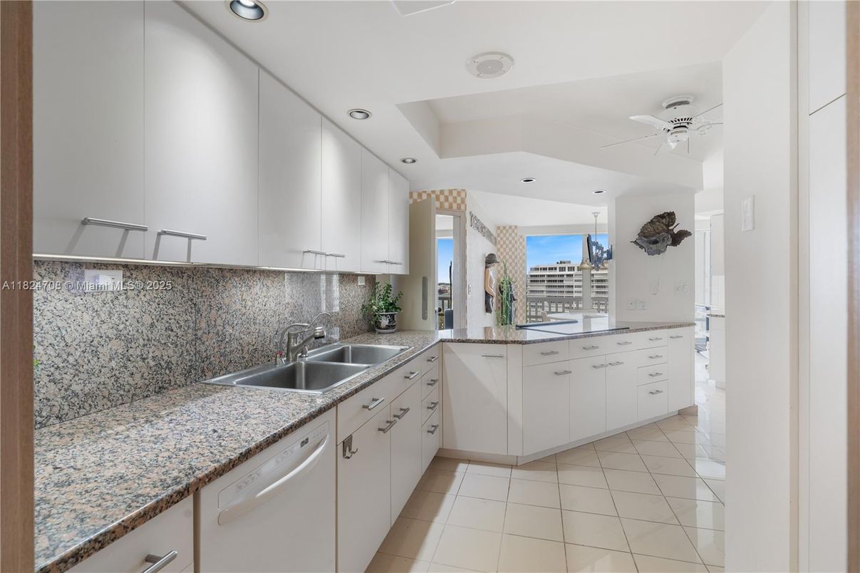 Interior, Kitchen, Recessed Lighting