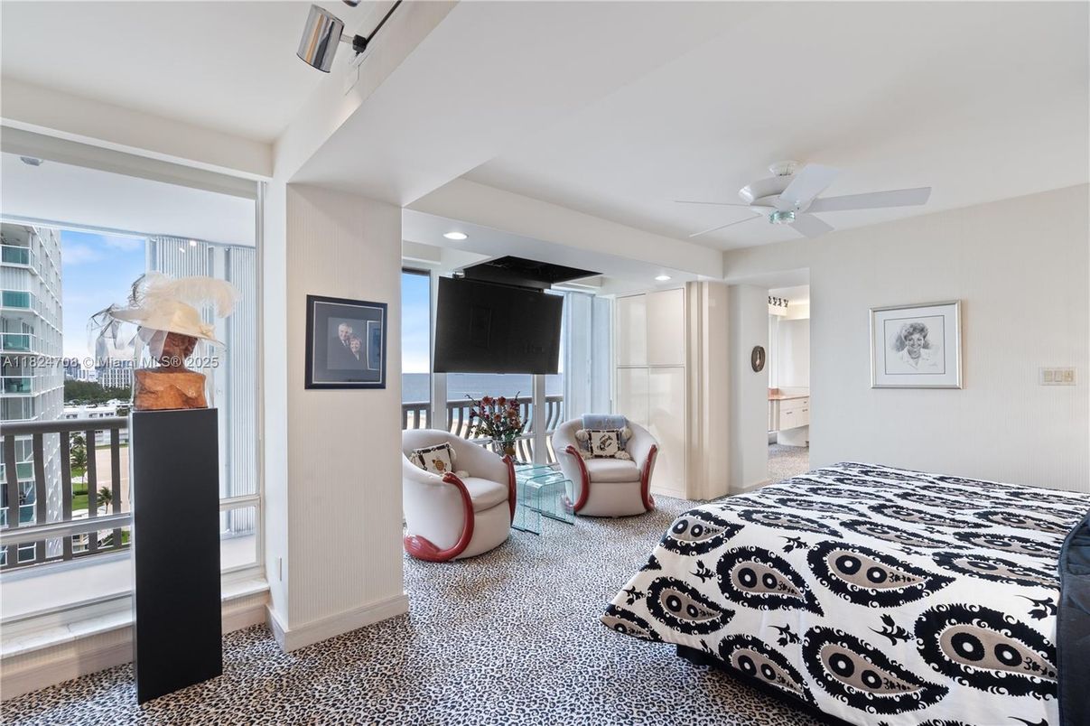 Bedroom, Interior, Recessed Lighting, Water