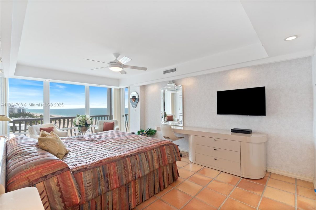 Bedroom, Interior, Recessed Lighting, Water