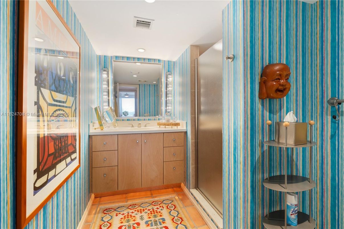 Bathroom, Interior, Recessed Lighting