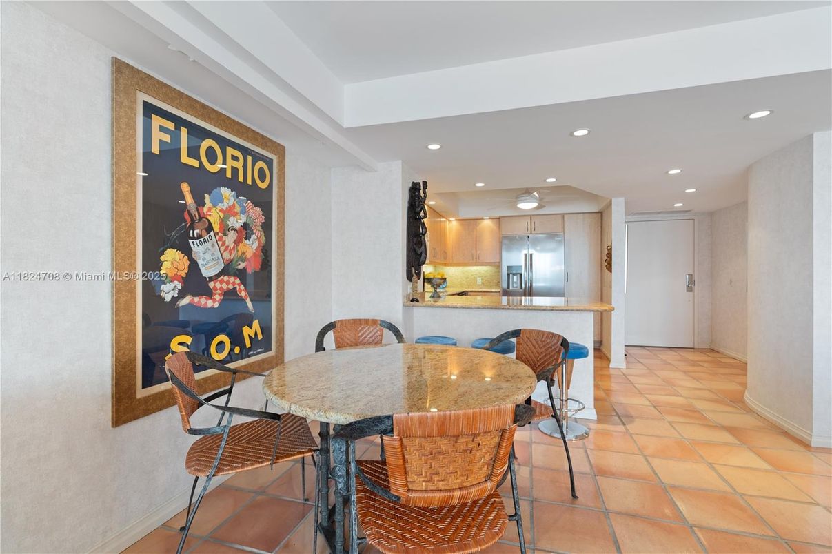 Dining room, Interior, Kitchen, Recessed Lighting, Stainless Steel Appliances
