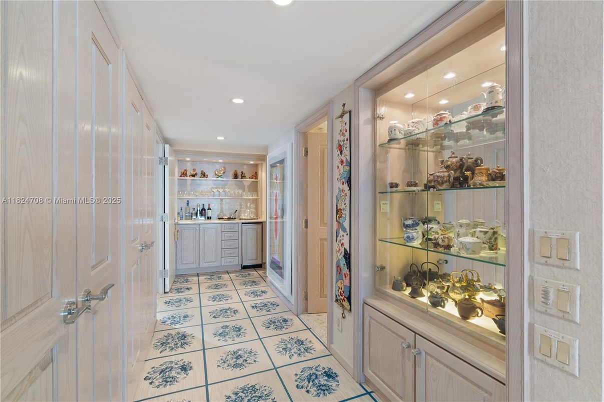 Interior, Recessed Lighting