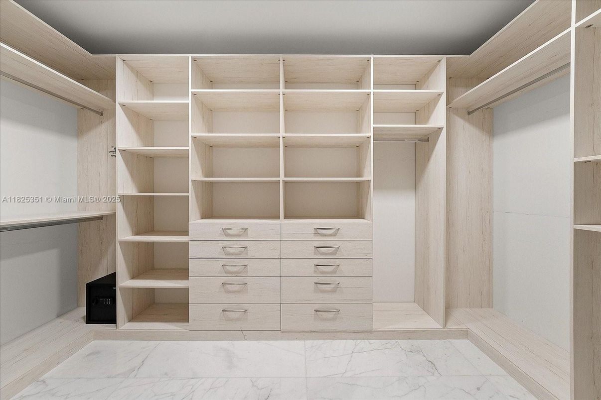 Interior, Marble, Walk-in Closets