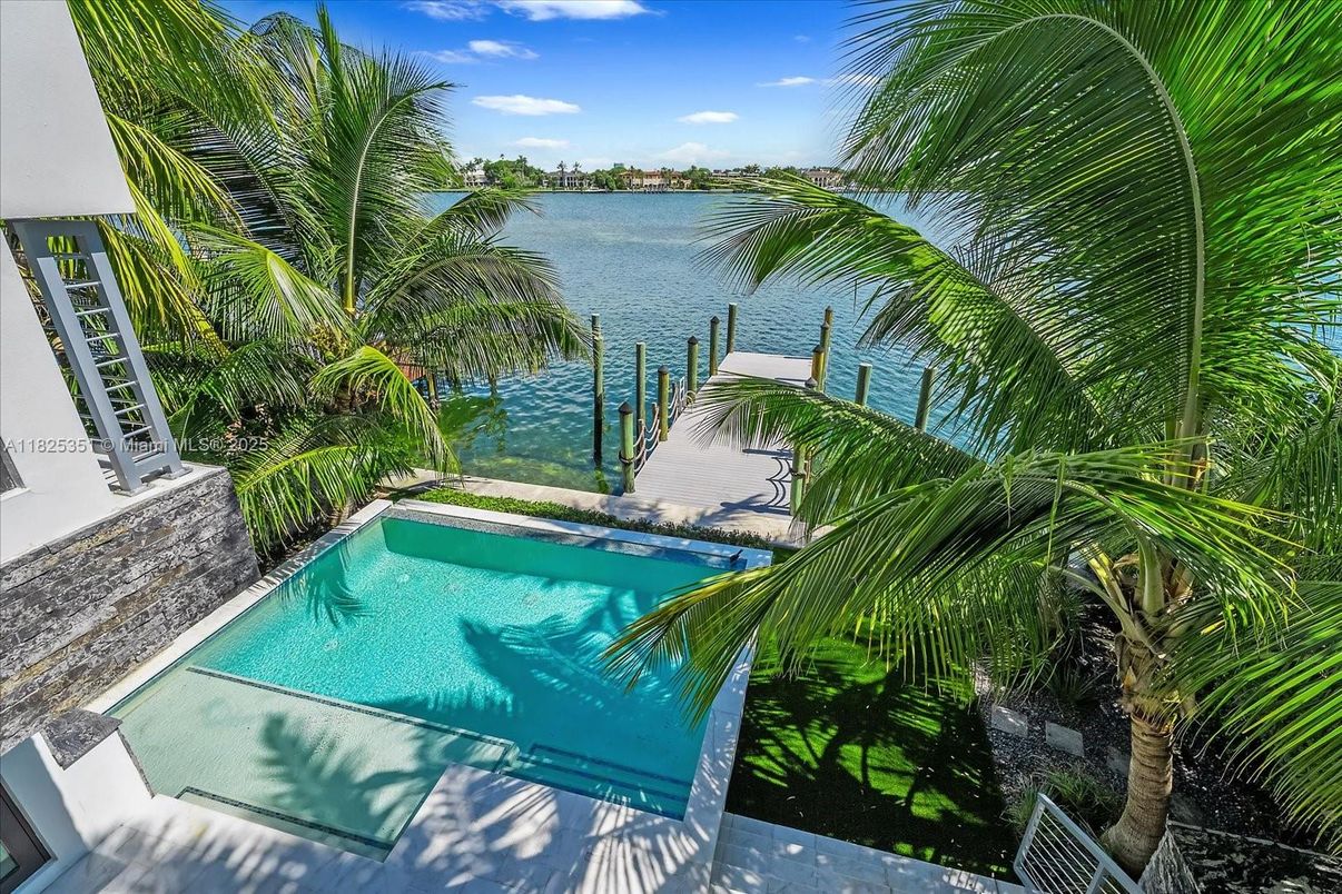 Exterior, Pool, Water