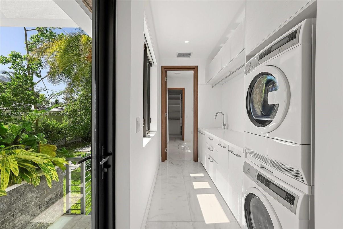 Interior, Marble, Recessed Lighting, Utility Closets, Washer