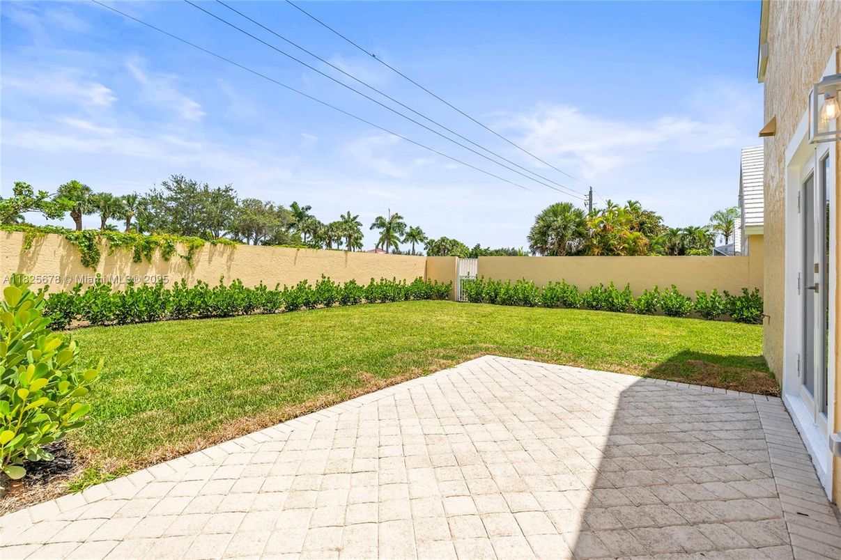 Backyard, Exterior