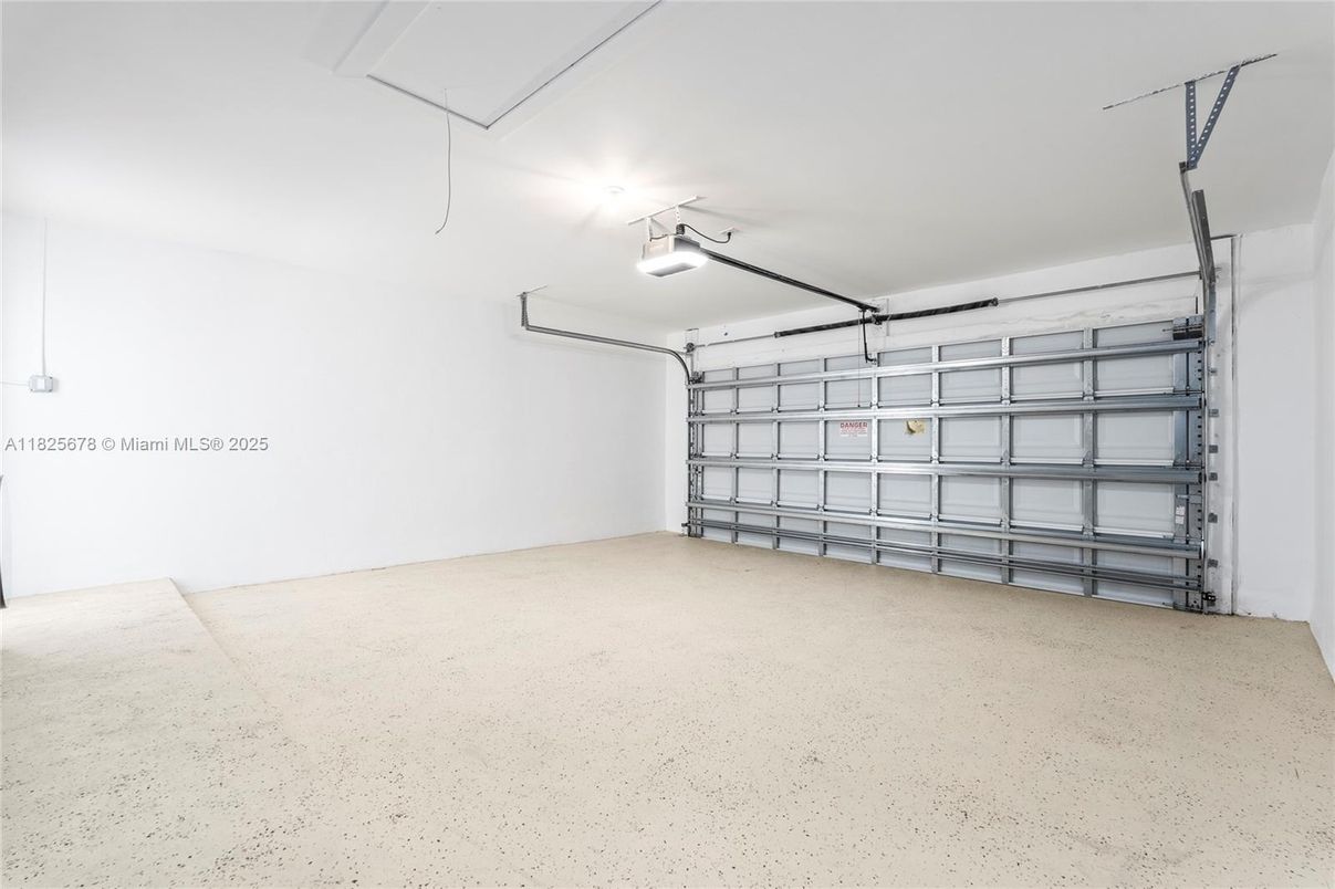 Garage, Interior