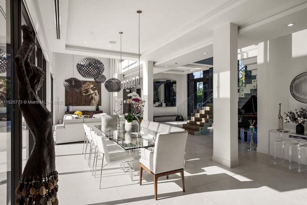 Dining room, Interior, Living room, Pendant Lights, Recessed Lighting