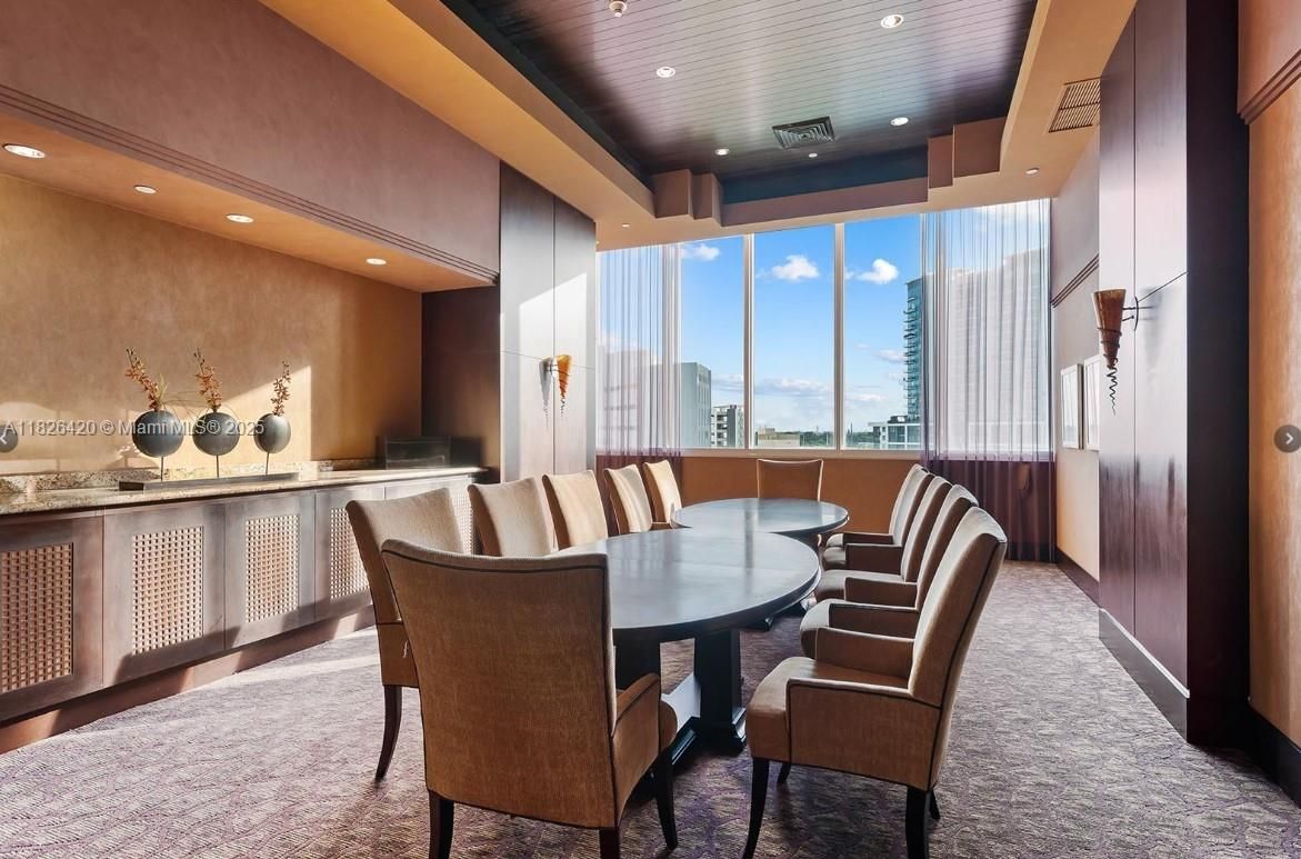Dining room, Interior, Recessed Lighting