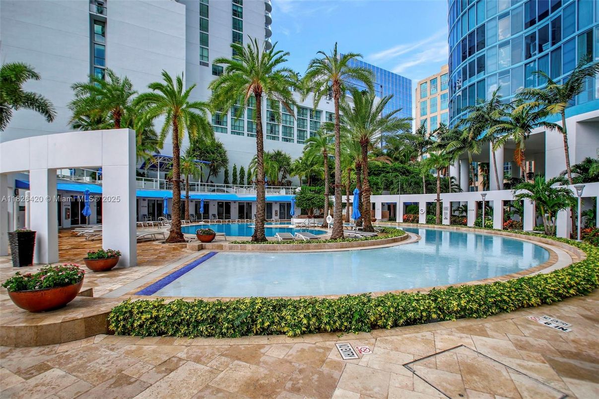 Exterior, Pool
