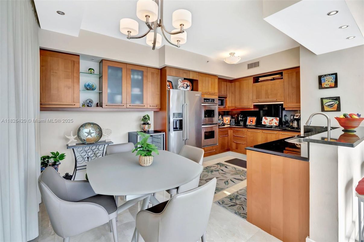 Chandelier, Dining room, Interior, Kitchen, Recessed Lighting, Stainless Steel Appliances