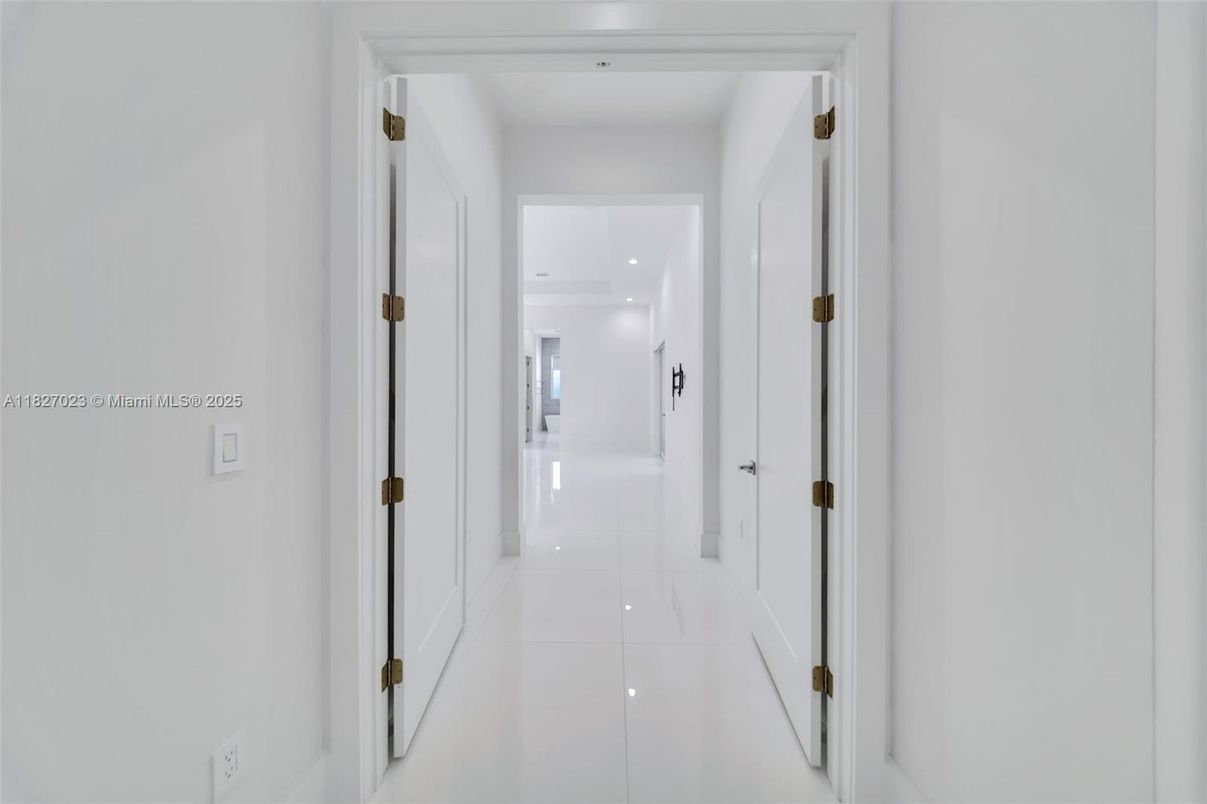Interior, Recessed Lighting