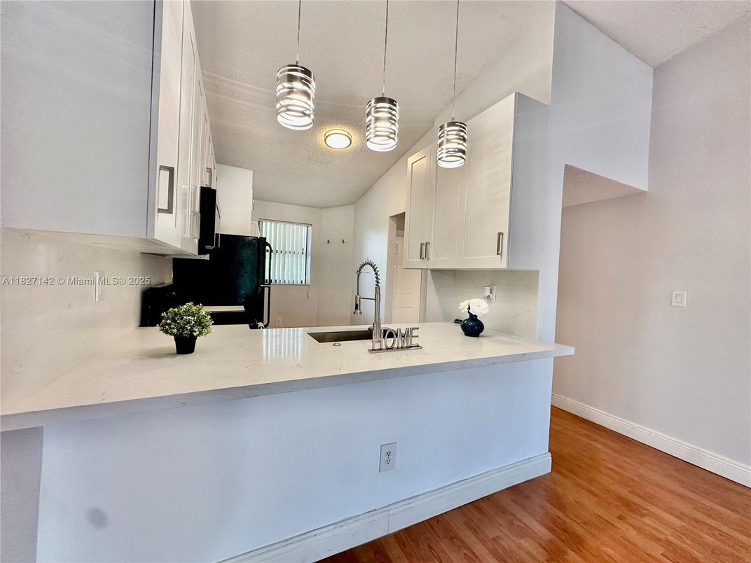 Interior, Kitchen, Pendant Lights, Wood Texture Flooring