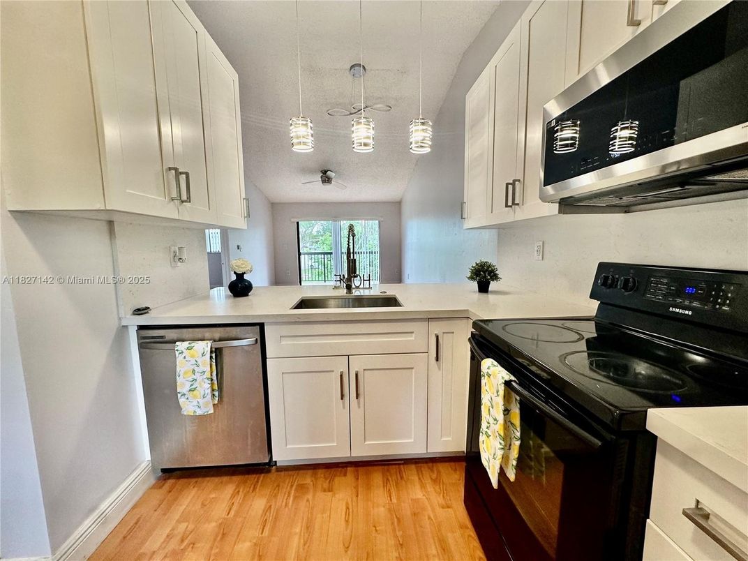 Interior, Kitchen, Pendant Lights, Wood Texture Flooring