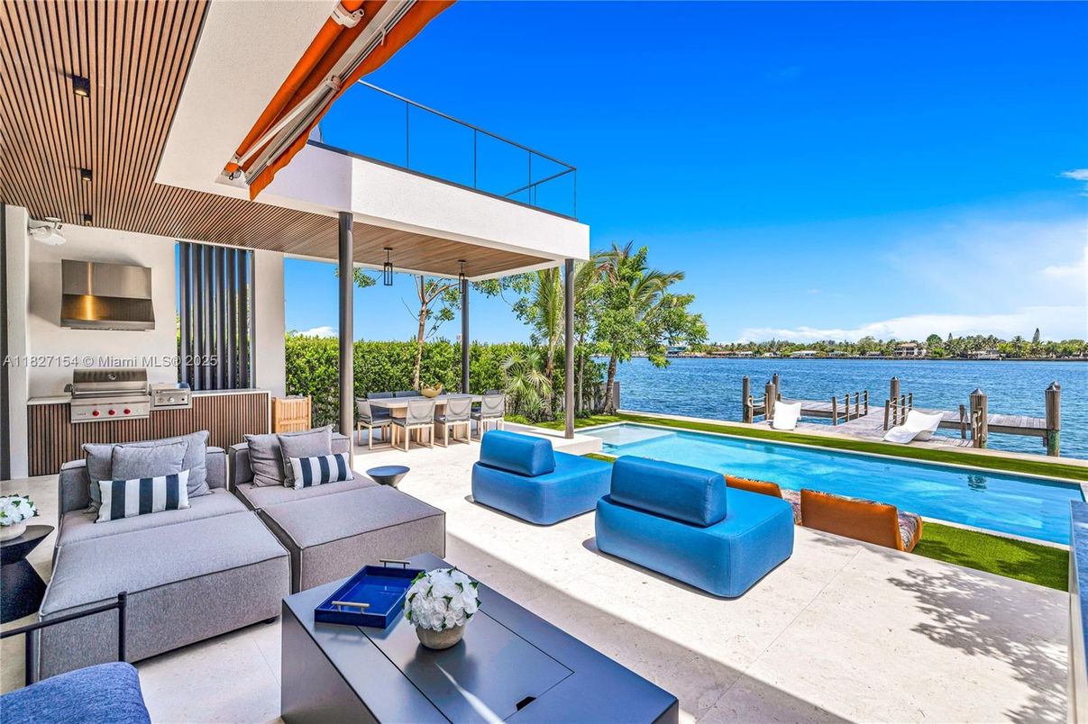 Exterior, Outdoor Kitchen, Pool, Water