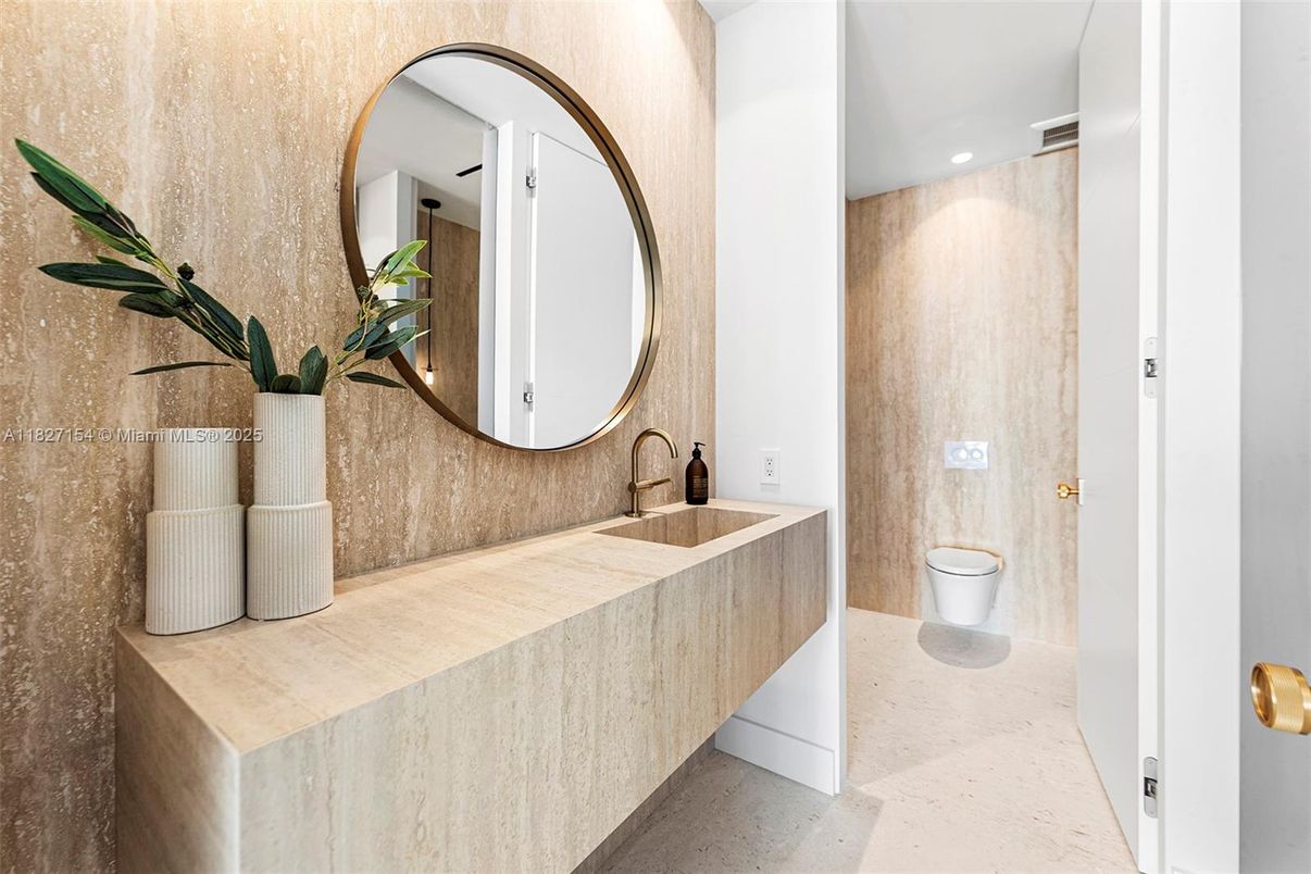 Bathroom, Interior, Recessed Lighting